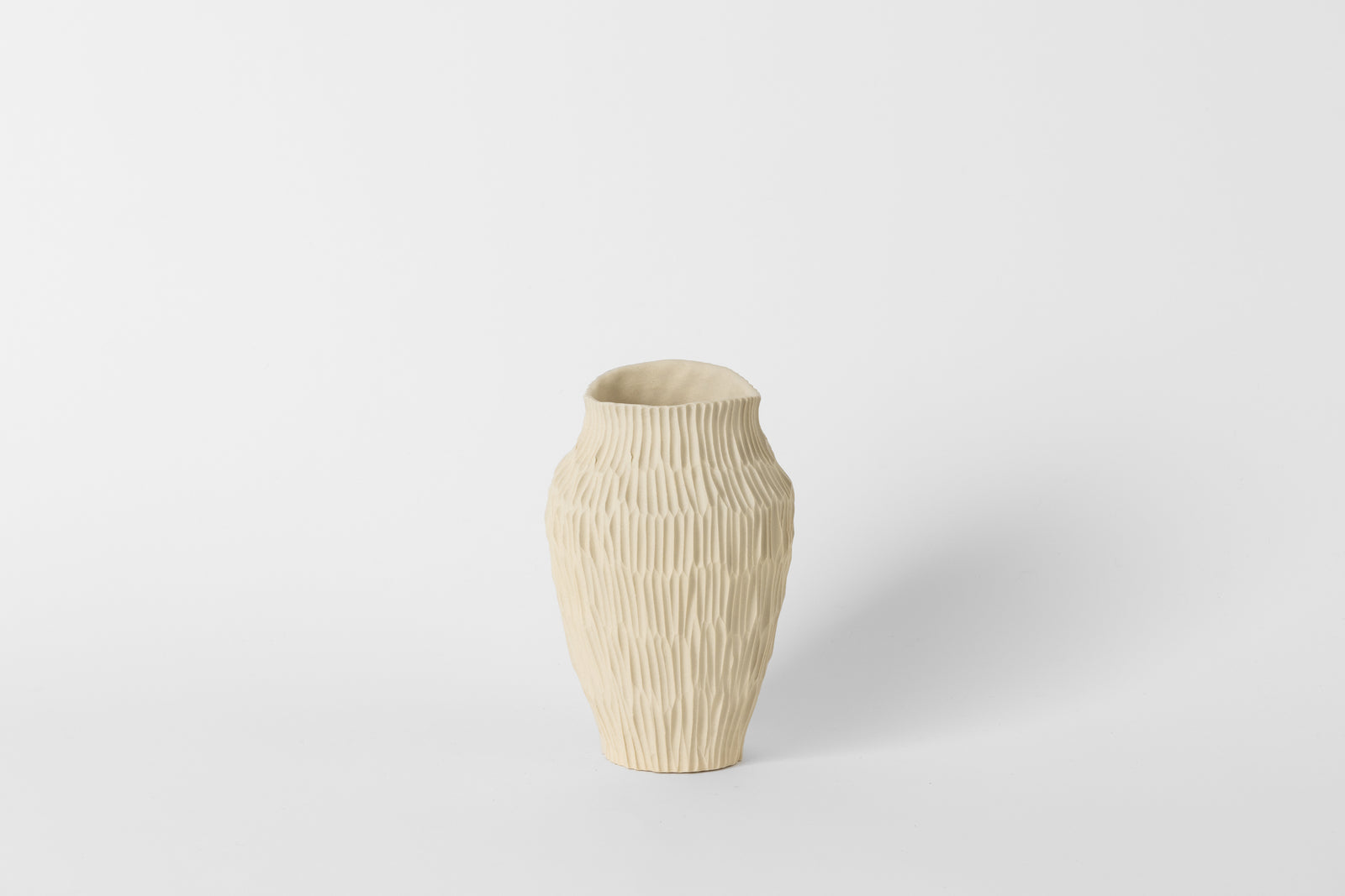 Curved Vase Nude
