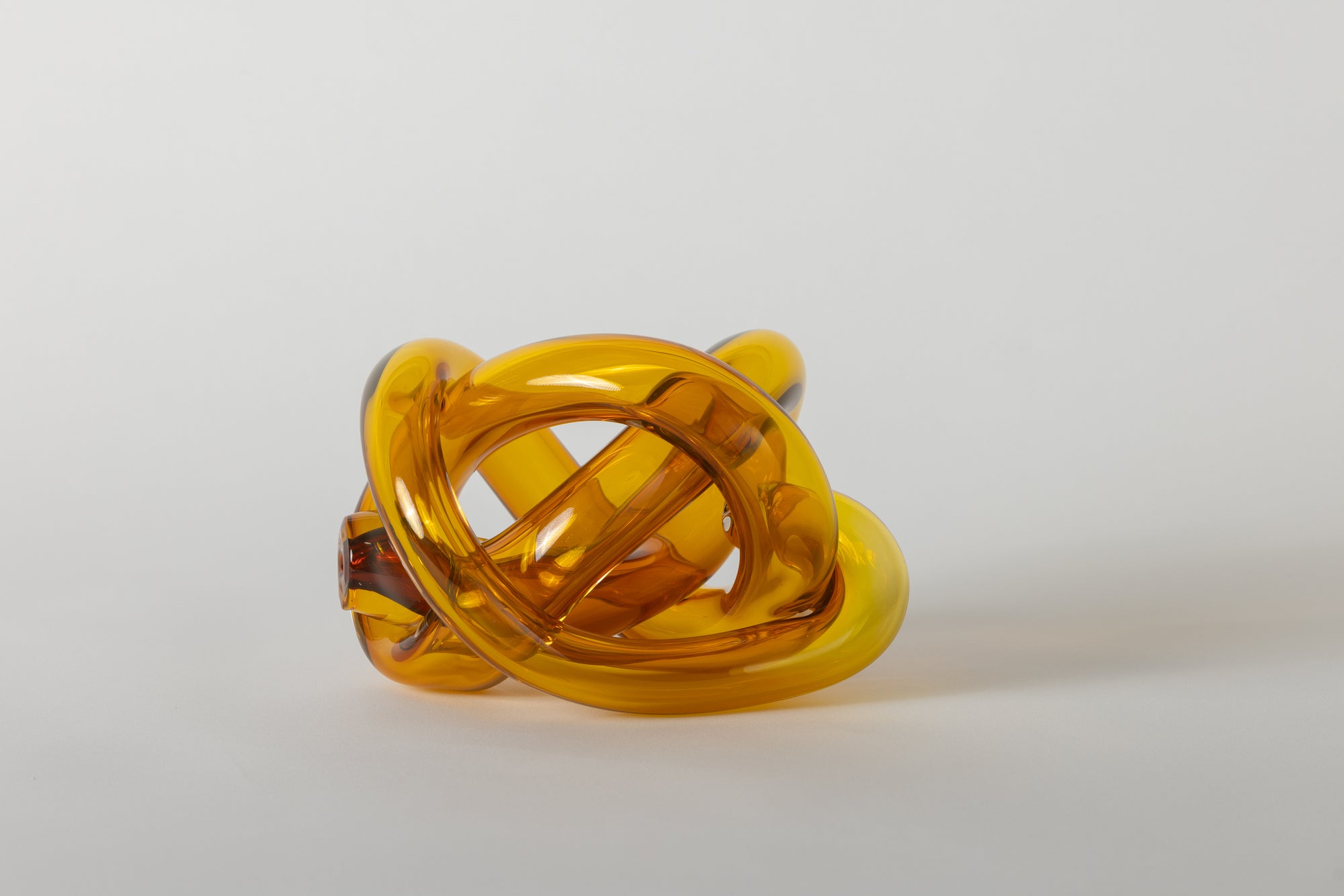 Wrap Knot Amber